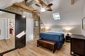 Bright & Lofty Bucktown 1BR by AllSet Turnover