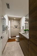 Perfect 1BR in Lincoln Park - Steps to DePaul! by AllSet Turnover