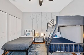 Can't beat this 2min walk to Wrigley! by AllSet Turnover