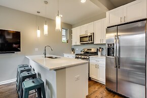 Vibrant & Stylish 4 Bed Condo near Humboldt Park by AllSet Turnover