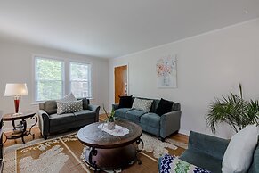 Bright and Charming 2 Bed Apartment in Evanston by AllSet Turnover
