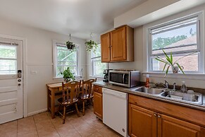 Bright and Charming 2 Bed Apartment in Evanston by AllSet Turnover