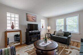 Bright and Charming 2 Bed Apartment in Evanston by AllSet Turnover