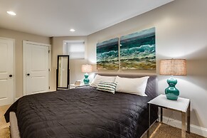 Renovated 3BR Duplex in Logan Square w/Parking by AllSet Turnover