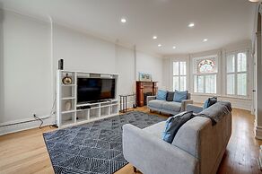 Huge Lincoln Park 6 Bed Duplex with Free Parking! by AllSet Turnover