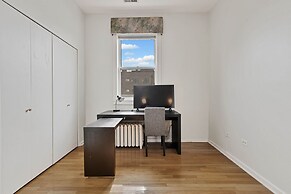 Huge Lincoln Park 6 Bed Duplex with Free Parking! by AllSet Turnover