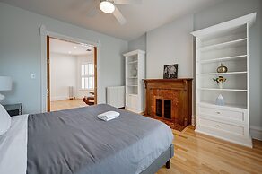 Huge Lincoln Park 6 Bed Duplex with Free Parking! by AllSet Turnover