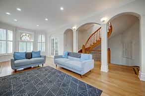 Huge Lincoln Park 6 Bed Duplex with Free Parking! by AllSet Turnover