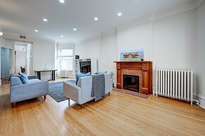 Huge Lincoln Park 6 Bed Duplex with Free Parking! by AllSet Turnover