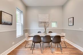 Expansive 5 Bed Home near Chicago's HOT West Loop by AllSet Turnover