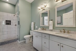 Expansive 5 Bed Home near Chicago's HOT West Loop by AllSet Turnover