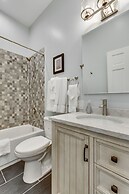 Expansive 5 Bed Home near Chicago's HOT West Loop by AllSet Turnover