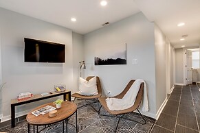 Expansive 5 Bed Home near Chicago's HOT West Loop by AllSet Turnover