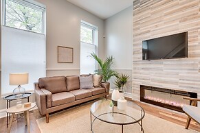 Expansive 5 Bed Home near Chicago's HOT West Loop by AllSet Turnover