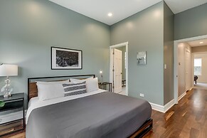 Expansive 5 Bed Home near Chicago's HOT West Loop by AllSet Turnover