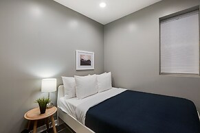 Expansive 5 Bed Home near Chicago's HOT West Loop by AllSet Turnover