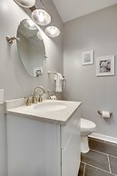 Expansive 5 Bed Home near Chicago's HOT West Loop by AllSet Turnover