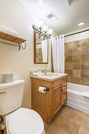 Cozy Lincoln Park Studio - Steps to Zoo! by AllSet Turnover