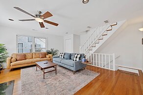 Old Town 3bd 3ba Coach House, Garage Parking Incl by AllSet Turnover