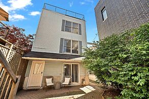 Old Town 3bd 3ba Coach House, Garage Parking Incl by AllSet Turnover