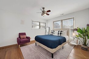 Old Town 3bd 3ba Coach House, Garage Parking Incl by AllSet Turnover