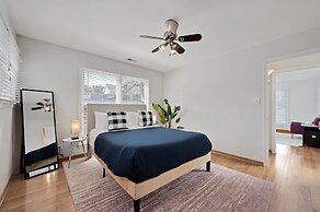 Old Town 3bd 3ba Coach House, Garage Parking Incl by AllSet Turnover