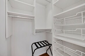 Old Town 3bd 3ba Coach House, Garage Parking Incl by AllSet Turnover