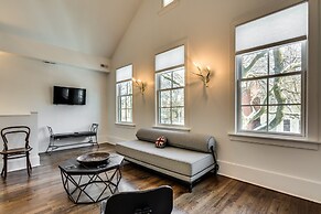 Modern Luxury in Old Town - Sleeps 4 by AllSet Turnover