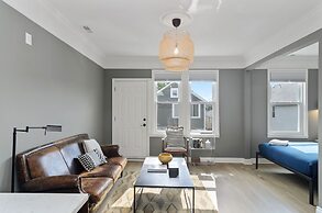 Spectacular Pilsen Studio for 2! by AllSet Turnover