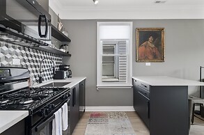 Spectacular Pilsen Studio for 2! by AllSet Turnover