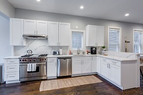 Attn Cubs Fans-Steps from Wrigley, FREE Parking by AllSet Turnover