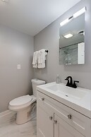 Attn Cubs Fans-Steps from Wrigley, FREE Parking by AllSet Turnover