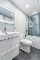 Perfect Lincoln Park Retreat - Walk to DePaul! by AllSet Turnover