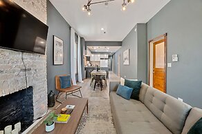 Newly Designed 3bd In Heart of Ukrainian Village by AllSet Turnover