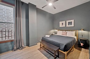 Newly Designed 3bd In Heart of Ukrainian Village by AllSet Turnover