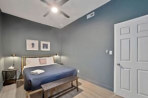 Newly Designed 3bd In Heart of Ukrainian Village by AllSet Turnover