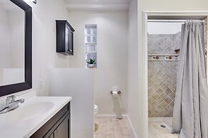 Near the Blue Line! 3 Bedrooms in River West by AllSet Turnover