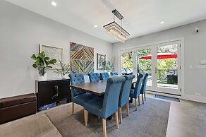 Wicker Park 6bd/4ba, Steps from CTA, Parking Incl by AllSet Turnover