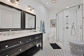 Wicker Park 6bd/4ba, Steps from CTA, Parking Incl by AllSet Turnover