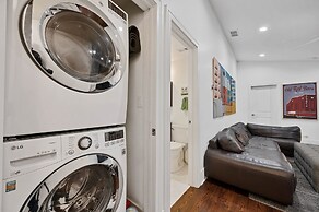 Wicker Park 6bd/4ba, Steps from CTA, Parking Incl by AllSet Turnover