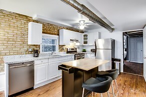 Wicker Park 6bd/4ba, Steps from CTA, Parking Incl by AllSet Turnover