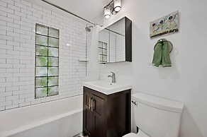 Wicker Park 6bd/4ba, Steps from CTA, Parking Incl by AllSet Turnover
