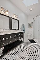 Wicker Park 4bd/3ba, Steps from CTA, Parking Incl by AllSet Turnover