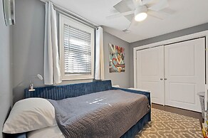 Wicker Park 4bd/3ba, Steps from CTA, Parking Incl by AllSet Turnover