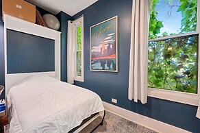 Wicker Park 4bd/3ba, Steps from CTA, Parking Incl by AllSet Turnover