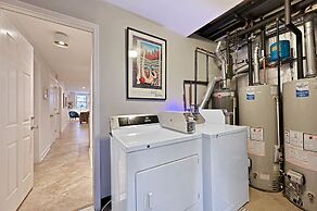 Lively Wicker Park 2BR, Steps to Damen Blue Line by AllSet Turnover