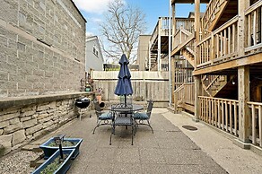 Lively Wicker Park 2BR, Steps to Damen Blue Line by AllSet Turnover