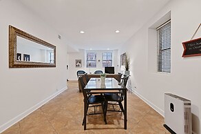 Lively Wicker Park 2BR, Steps to Damen Blue Line by AllSet Turnover