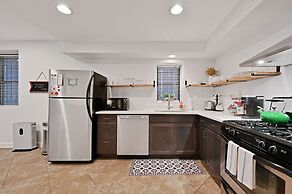 Lively Wicker Park 2BR, Steps to Damen Blue Line by AllSet Turnover