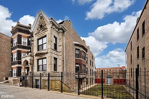 Newly Renovated Studio in the Heart of Pilsen by AllSet Turnover